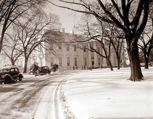 Snowy New York 1900's