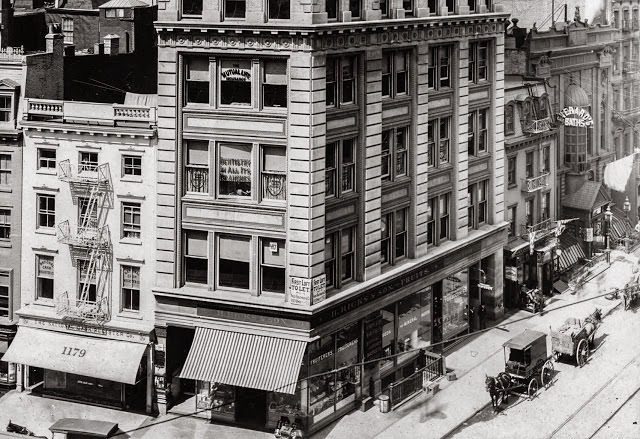 The Fruiterers, 28th Street and Broadway, 1905