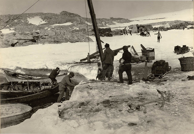 Unloading supplies at Cape Denison, 1911-1914