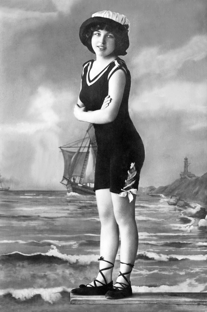 A Girl in A Bathing Costume,1909