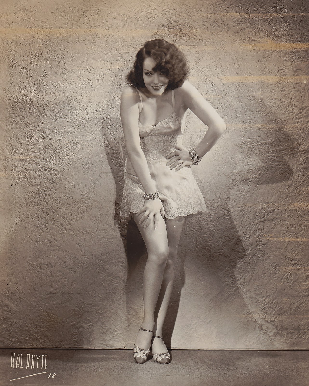 Lupe Velez, 1933