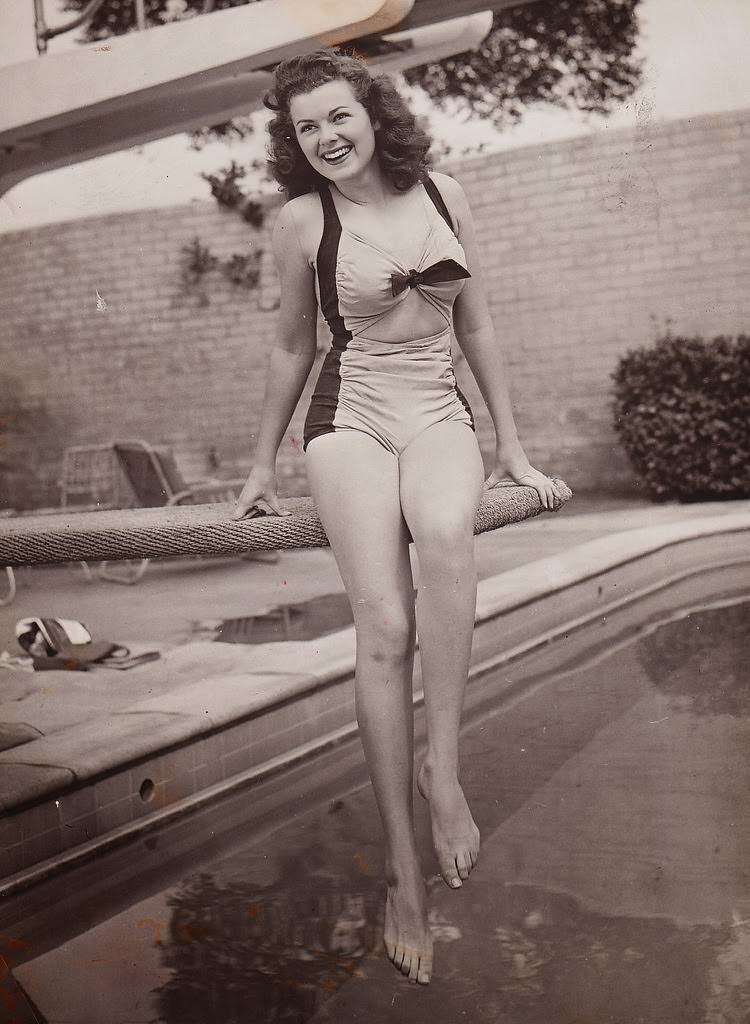 Barbara Hale, 1944