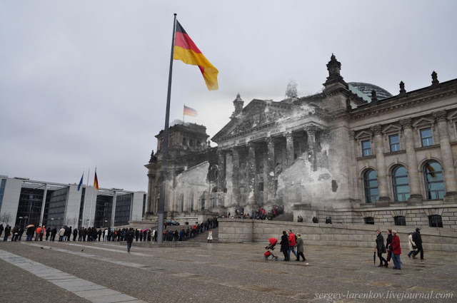 50+ Then And Now Photos Of Berlin During WWII And Today