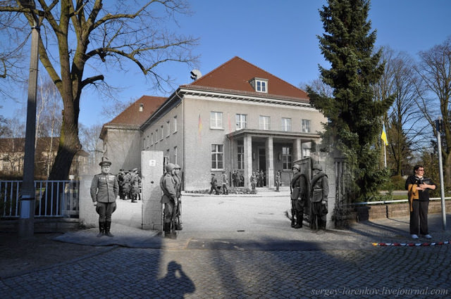 50+ Then And Now Photos Of Berlin During WWII And Today