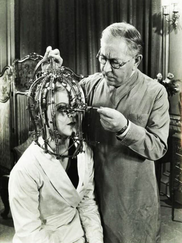 Max Factor's Beauty Calibrator, 1930s
