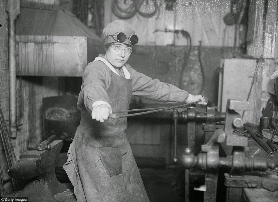 While some women became nurses, others worked in hospital workshops, such as this one at the Kensington War Hospital, making prosthetic limbs.