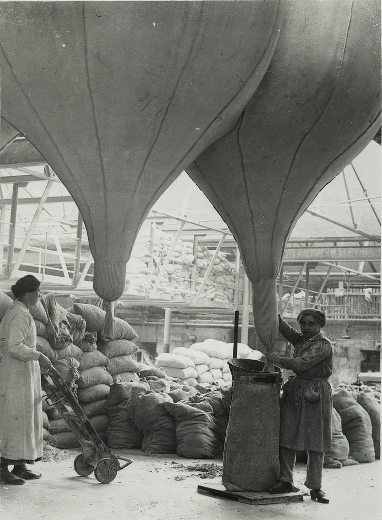 British women asbestos workers in factory in Lancashire