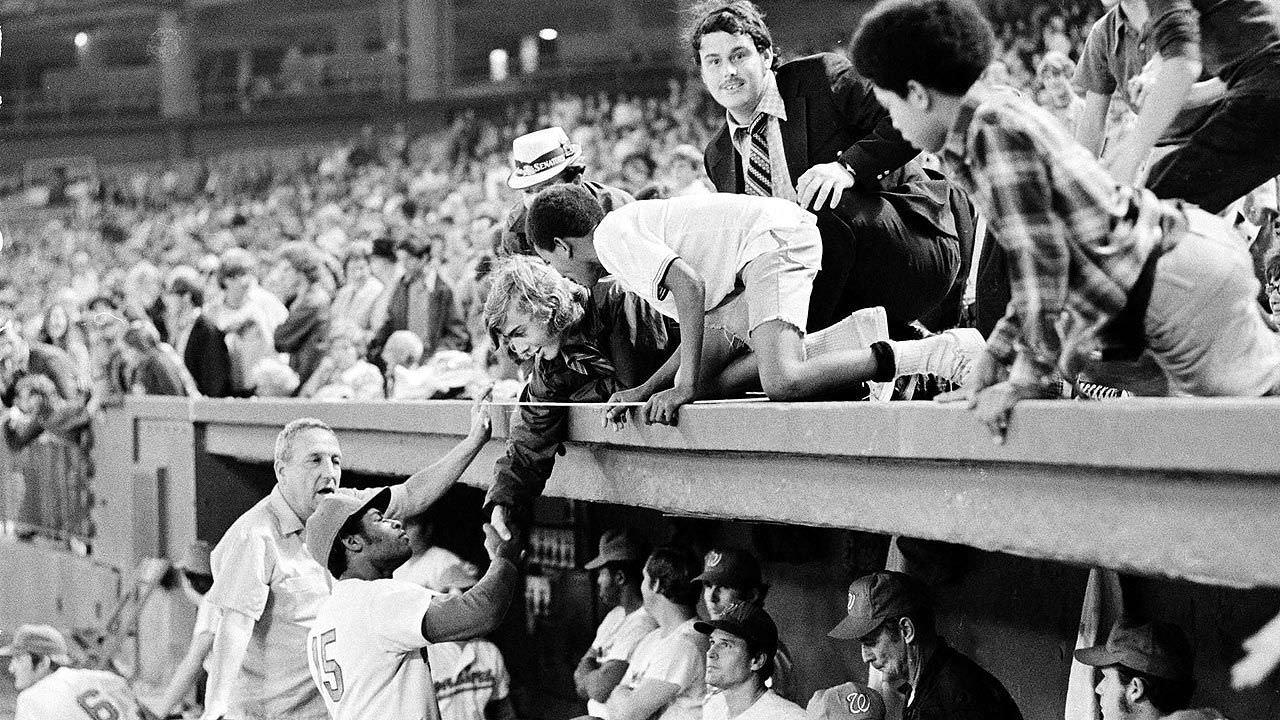 Baseball fans 1950s Damn Yankees