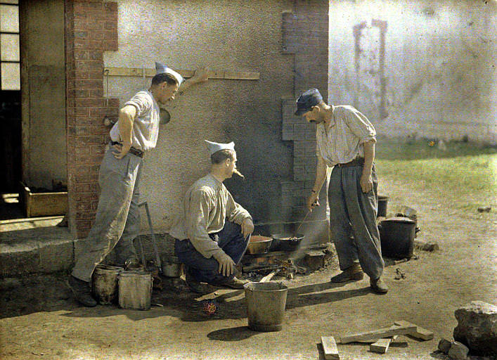 Outdoor Cooking, France, 1917