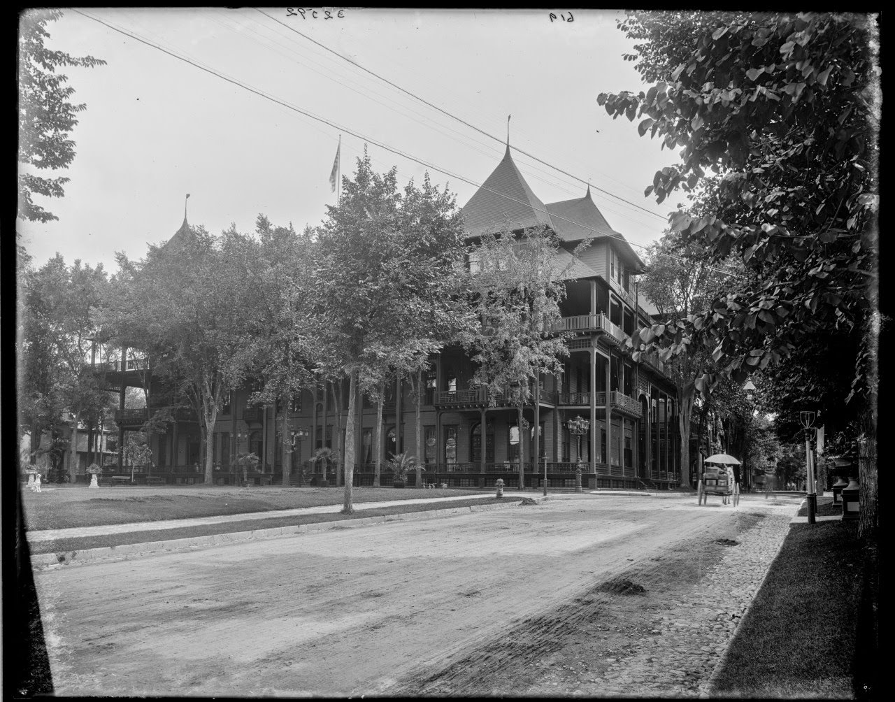 The Windsor Hotel, Broadway and WIlliam Street, Saratoga, 1900
