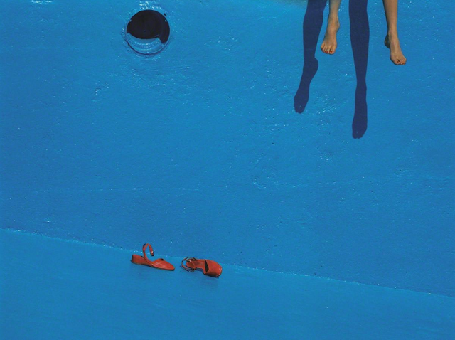 Spectacular Hypnotic & Surreal Fashion Photography by Guy Bourdin (50+ Photos)