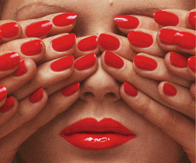 Spectacular Hypnotic & Surreal Fashion Photography by Guy Bourdin (50+ Photos)