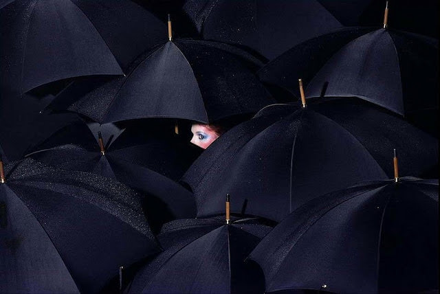 Spectacular Hypnotic & Surreal Fashion Photography by Guy Bourdin (50+ Photos)