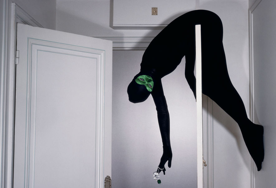 Spectacular Hypnotic & Surreal Fashion Photography by Guy Bourdin (50+ Photos)