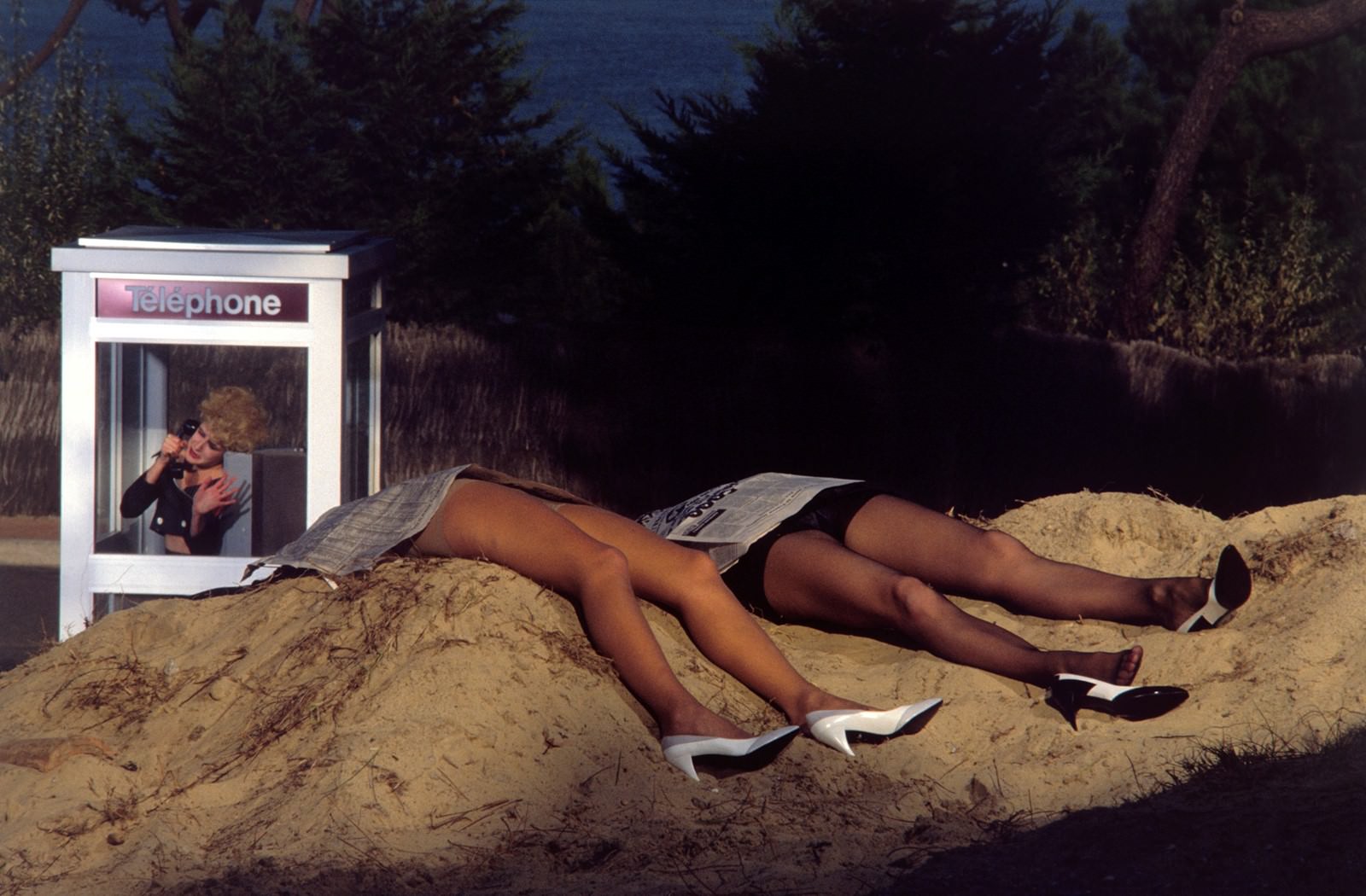 Spectacular Hypnotic & Surreal Fashion Photography by Guy Bourdin (50+ Photos)