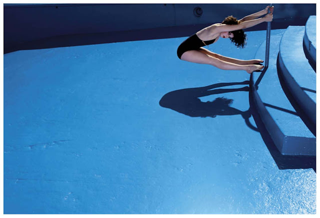 Spectacular Hypnotic & Surreal Fashion Photography by Guy Bourdin (50+ Photos)