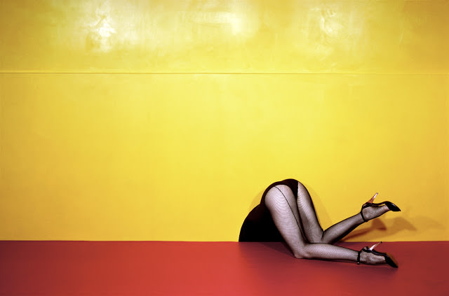 Spectacular Hypnotic & Surreal Fashion Photography by Guy Bourdin (50+ Photos)