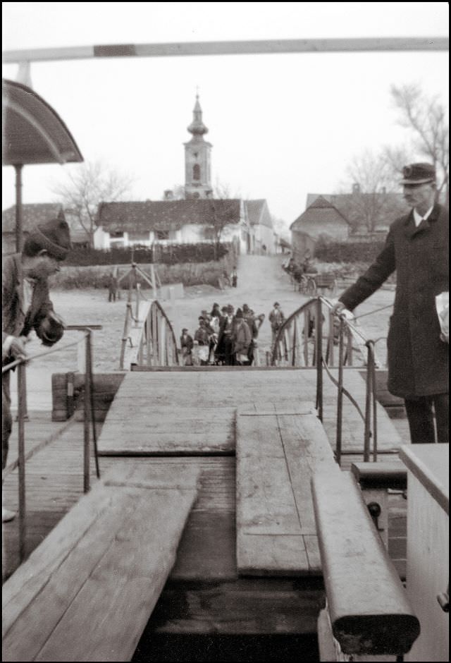 River Danube. Get on board, 1903