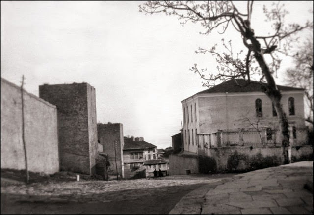 Constantinople. Side Street in Stamboul (Stamboul referred to the central parts of Constantinople), 1903