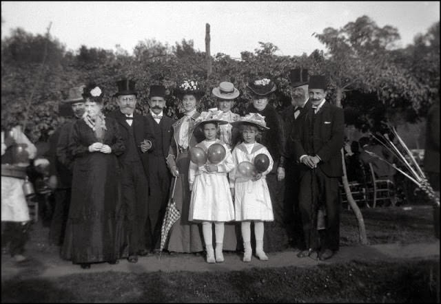 Sunday in the park, Turkey, 1903