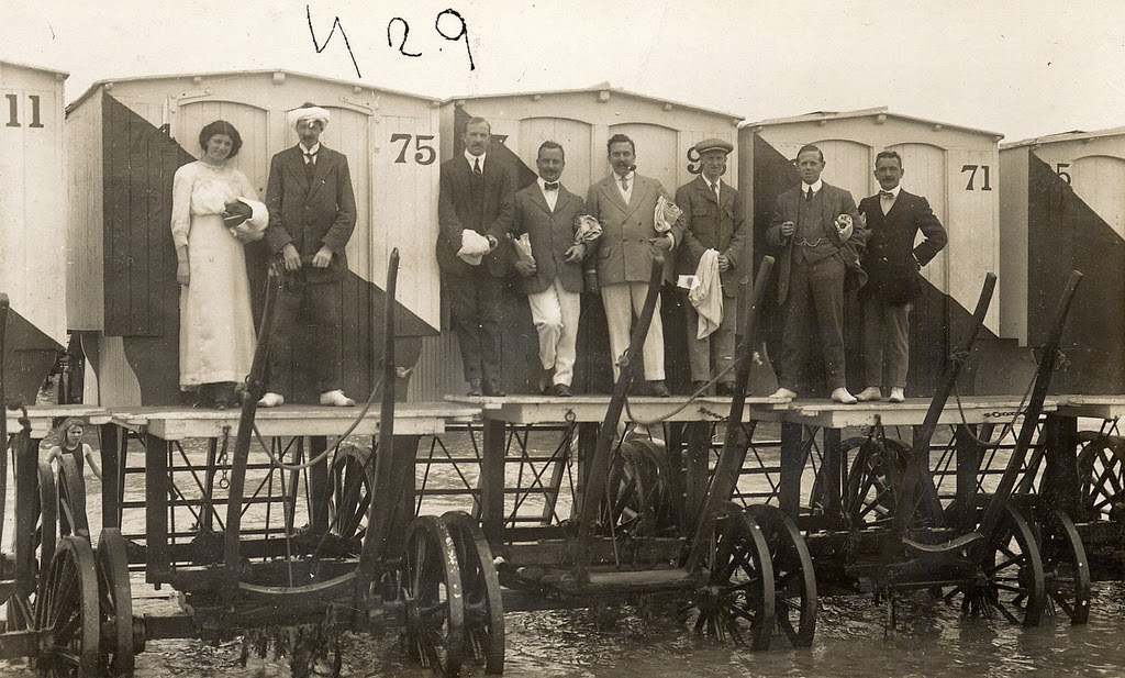 Going Swimming On Wheels: 50+ Historic Photos Of Bathing Machines From Victorian Era