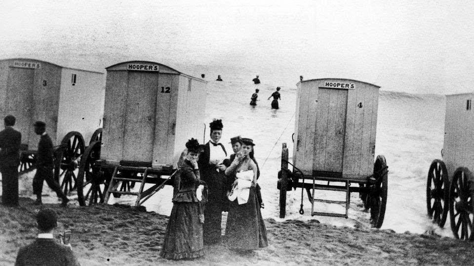 Going Swimming On Wheels: 50+ Historic Photos Of Bathing Machines From Victorian Era