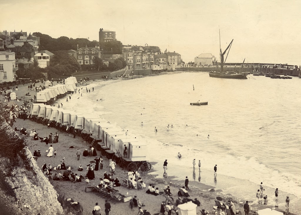 Going Swimming On Wheels: 50+ Historic Photos Of Bathing Machines From Victorian Era