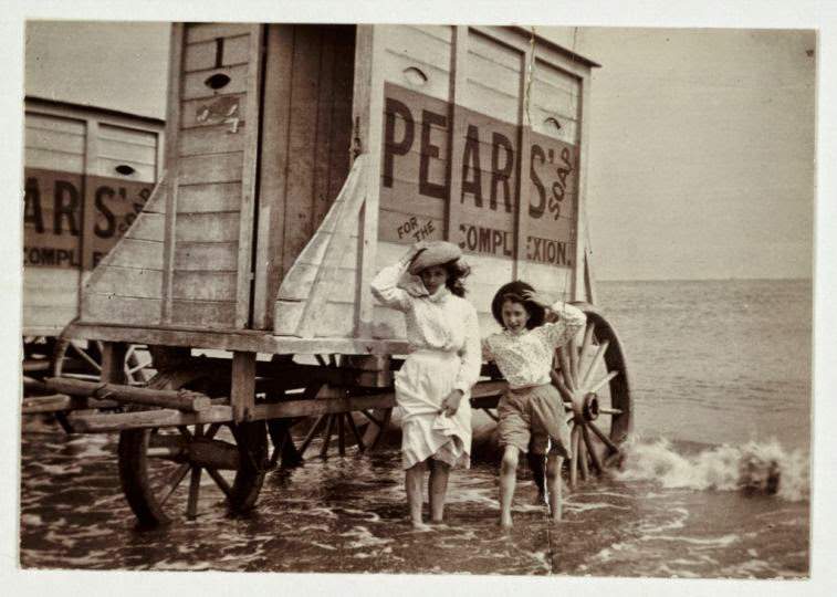 Going Swimming On Wheels: 50+ Historic Photos Of Bathing Machines From Victorian Era