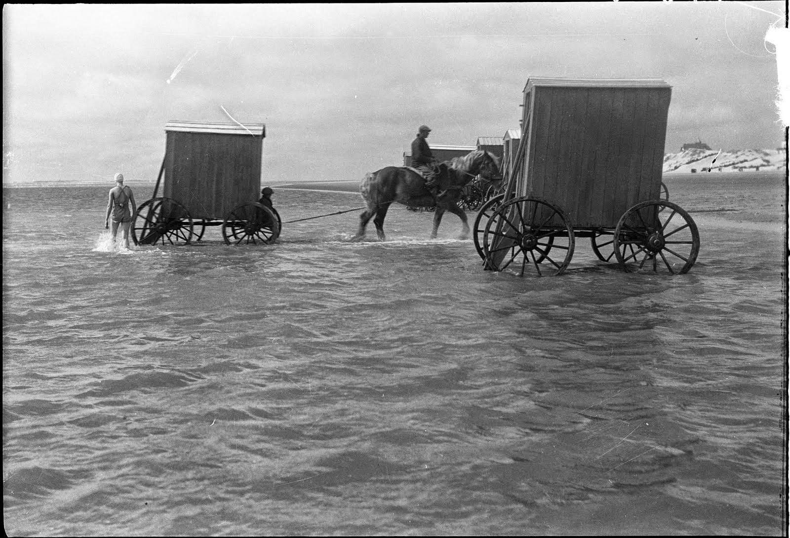 Going Swimming On Wheels: 50+ Historic Photos Of Bathing Machines From Victorian Era