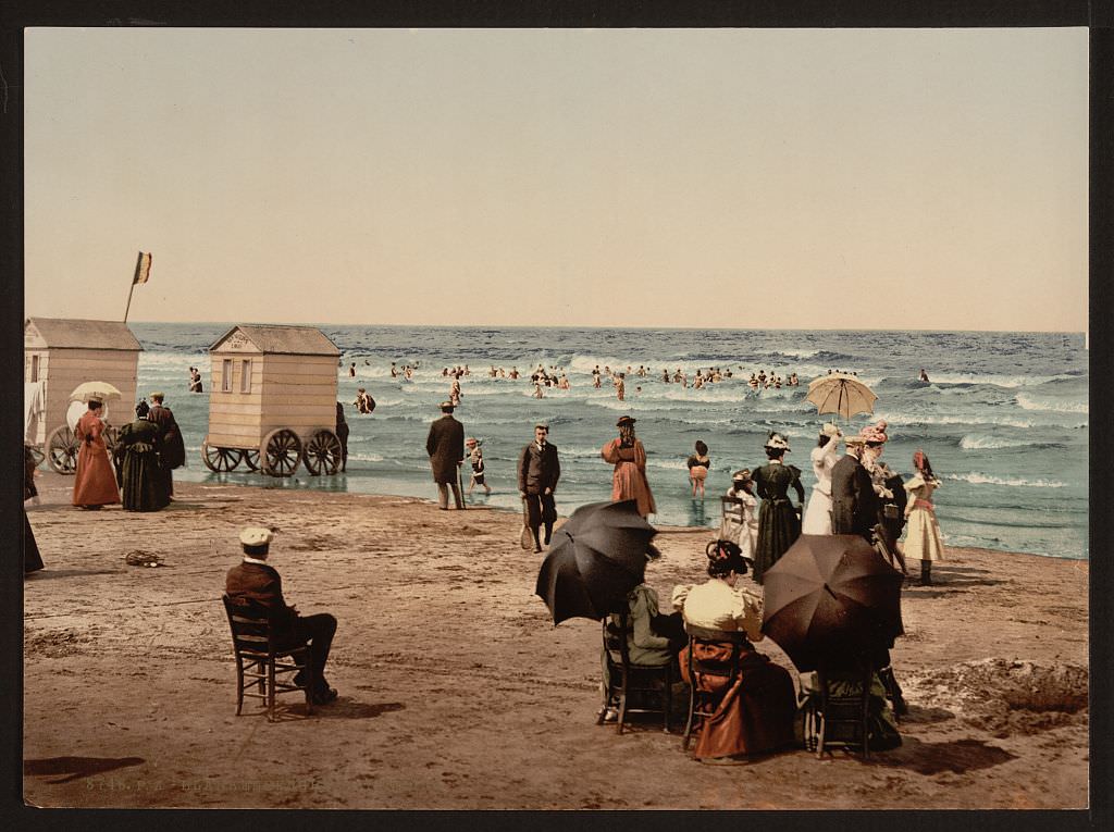 Going Swimming On Wheels: 50+ Historic Photos Of Bathing Machines From Victorian Era