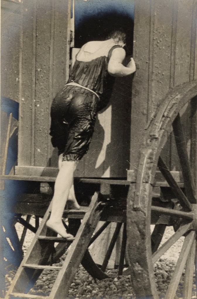 Going Swimming On Wheels: 50+ Historic Photos Of Bathing Machines From Victorian Era