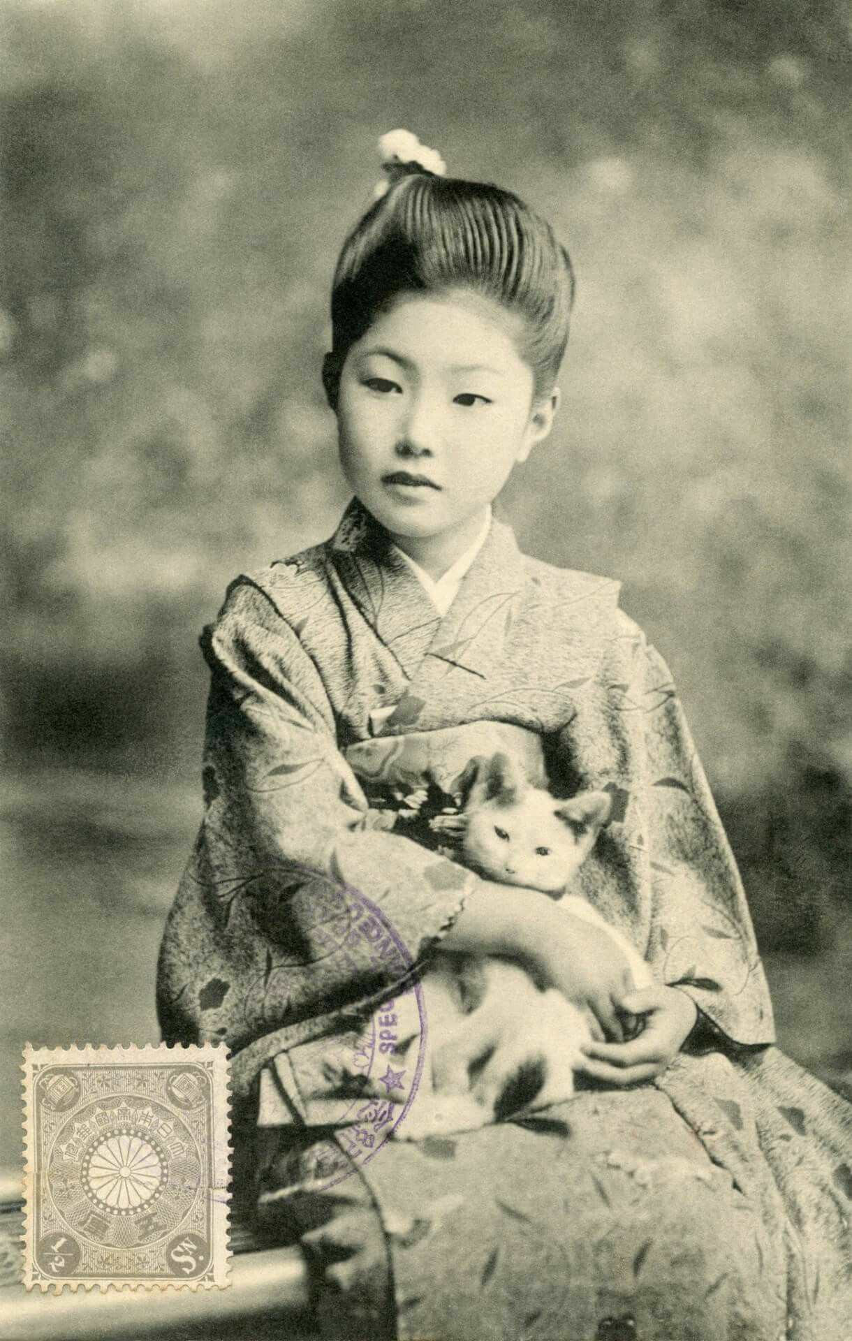 Little Girl With Kitten In Japan, 1907