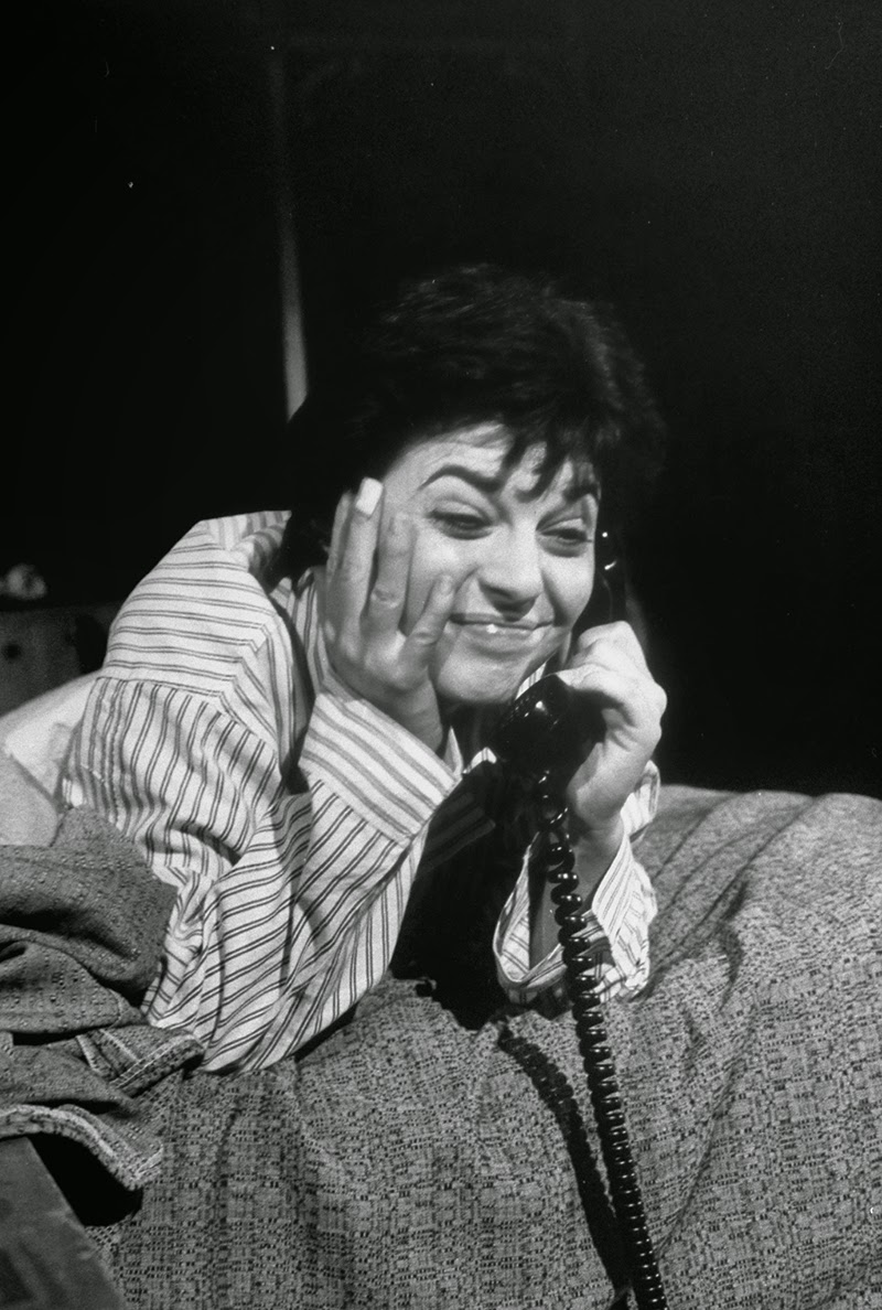 Anne Bancroft on the telephone, 1958