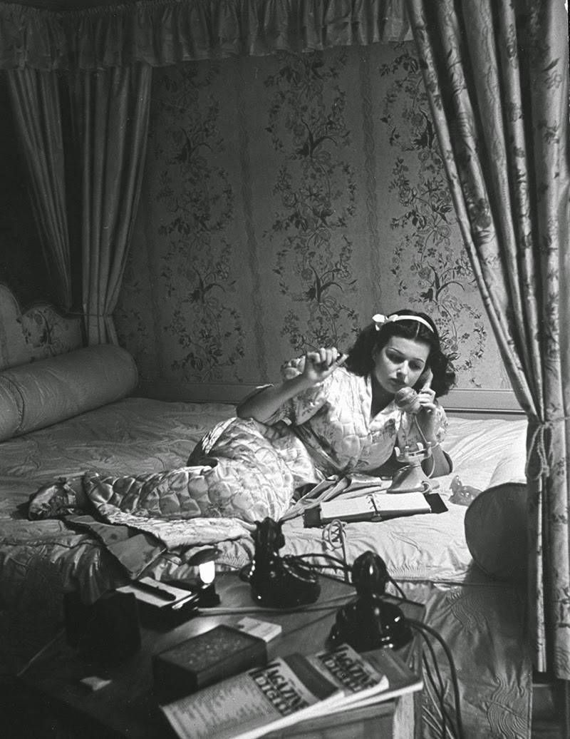 Joan Bennett on the telephone, 1940