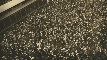 50+ Vintage Photos Of Crazy Baseball Fans From The Past