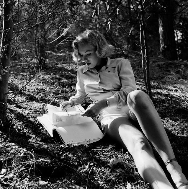 Marilyn Monroe ready book in Griffith Park, Los Angeles 1950s