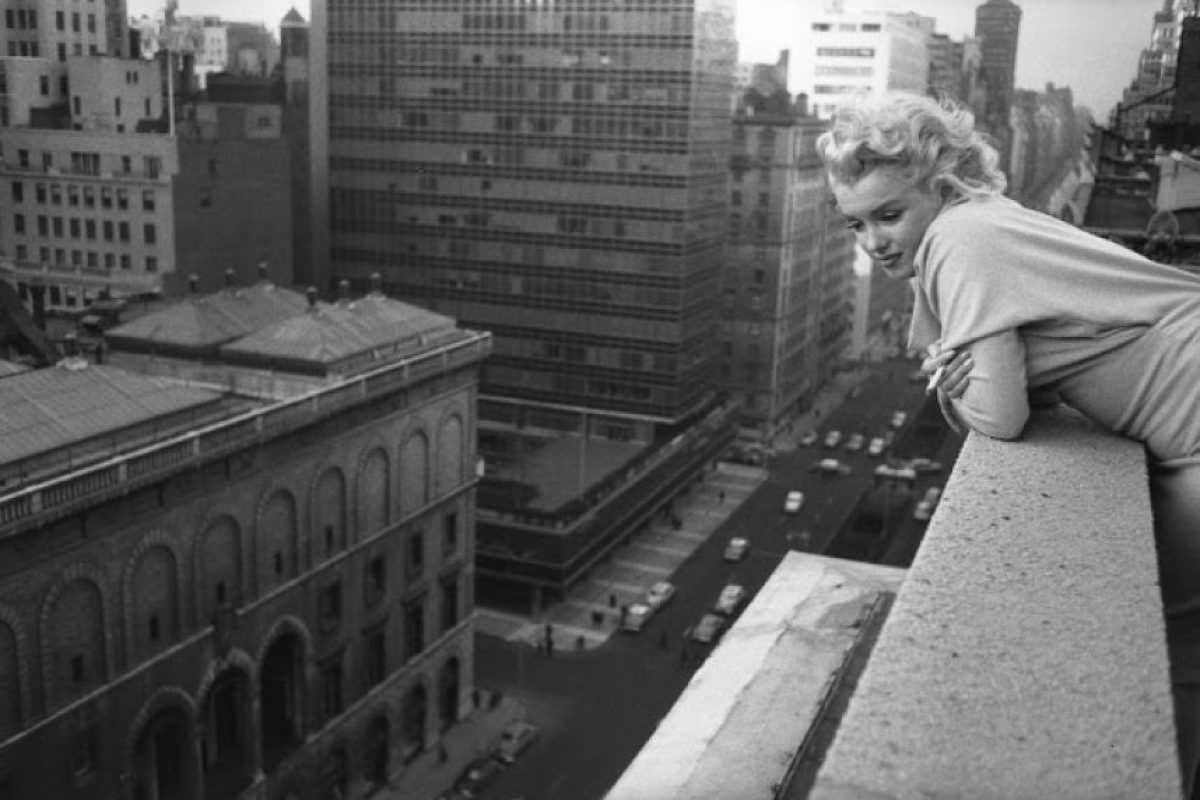 Marilyn Monroe on the balcony of the Ambassador hotel in New York, March 1955
