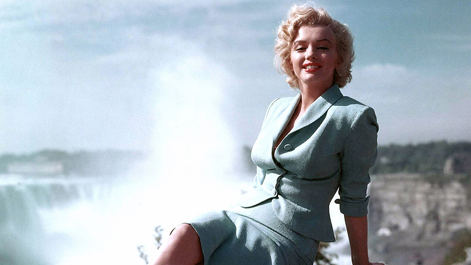 Marilyn Monroe at Niagra Falls