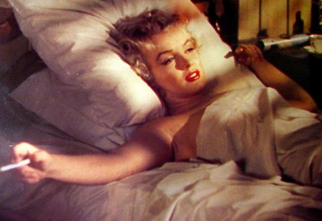Marilyn Monroe Relaxing & Smoking