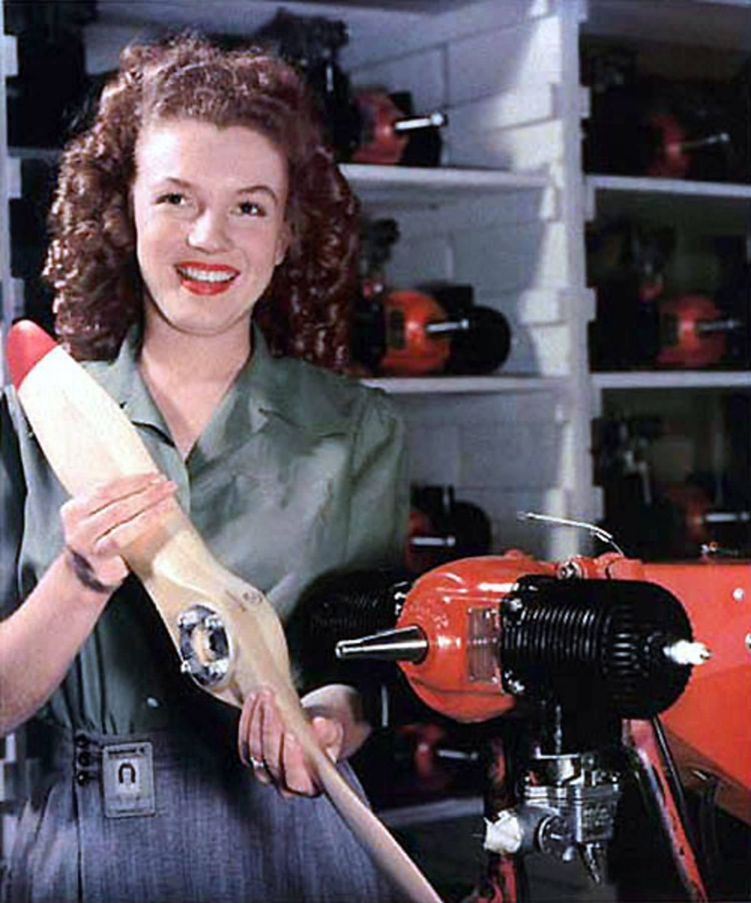 Marilyn Monore assembling mini radio-controlled anti-aircrafts in1945, when she was 19 years old