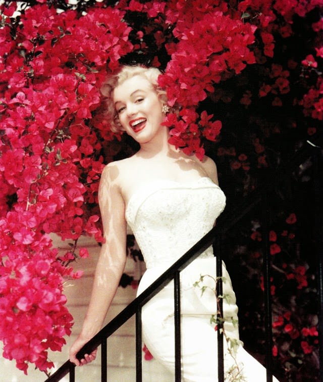 Marilyn in strapless dress, 1950