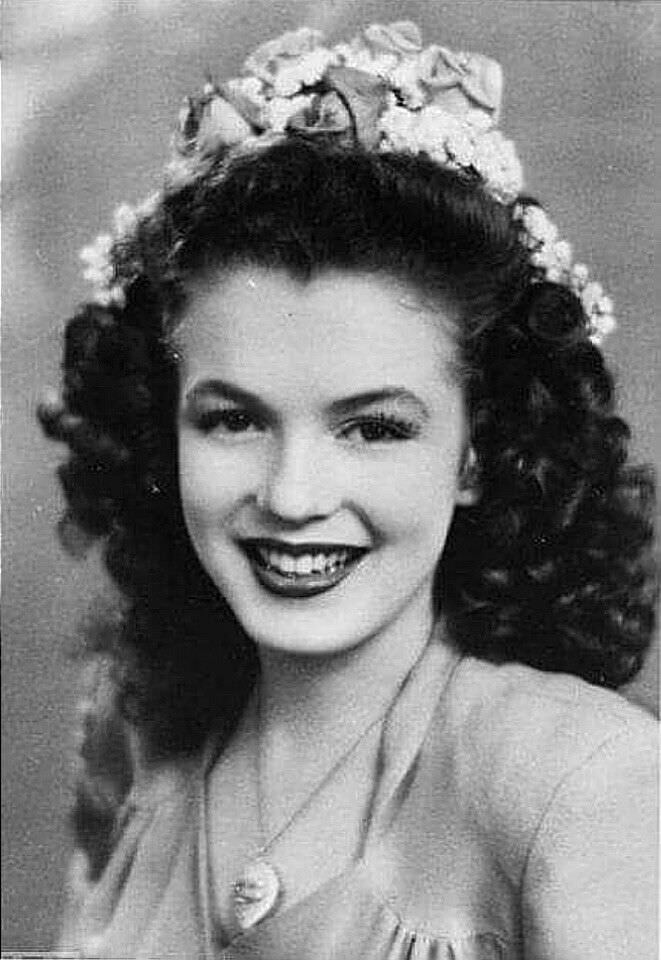 15-year-old Marliyn, 1941
