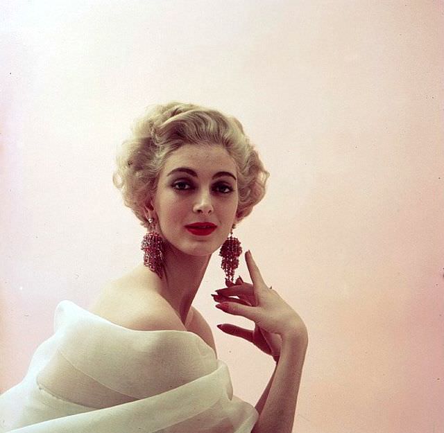 Carmen Dell' Orefice, 1954.