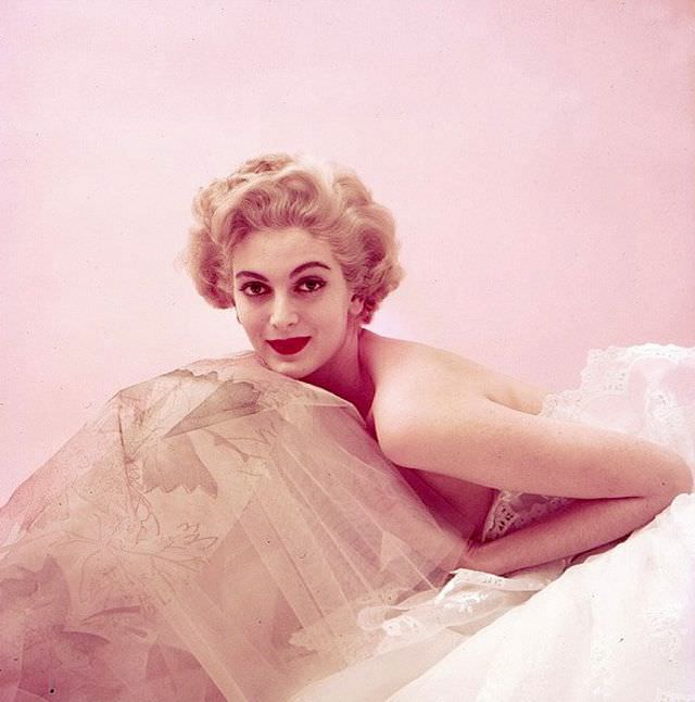 Carmen Dell' Orefice, 1954.