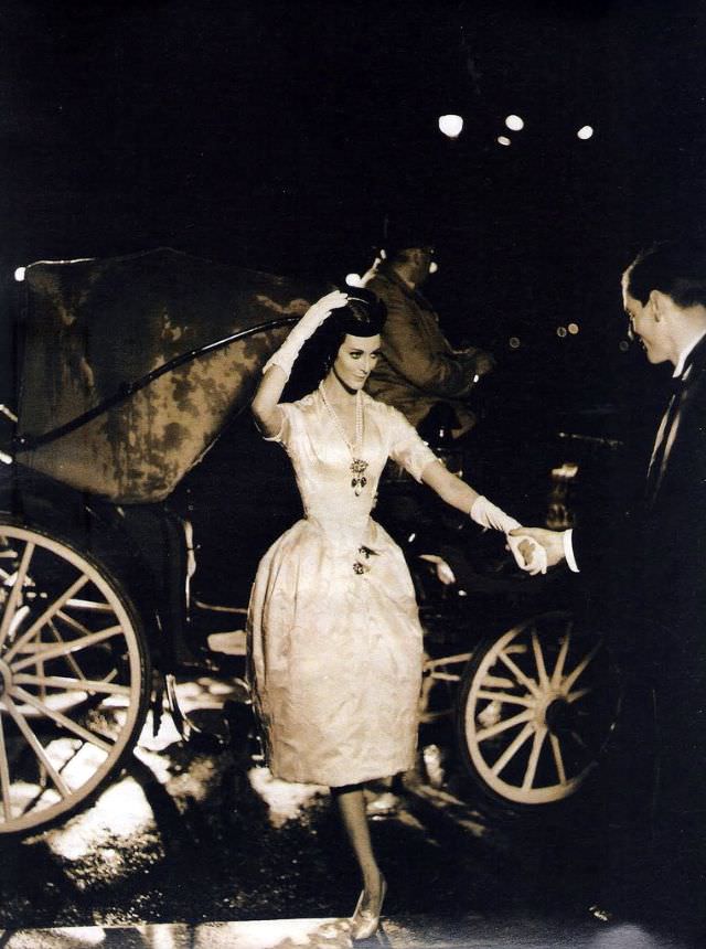 Carmen Dell' Orefice is wearing dress by Lanvin-Castillo, 1957.