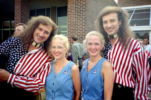 Twins from Ohio festival called Twins Day, 1990s