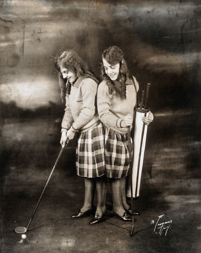 Conjoined Twins, Daisy and Violet Hilton