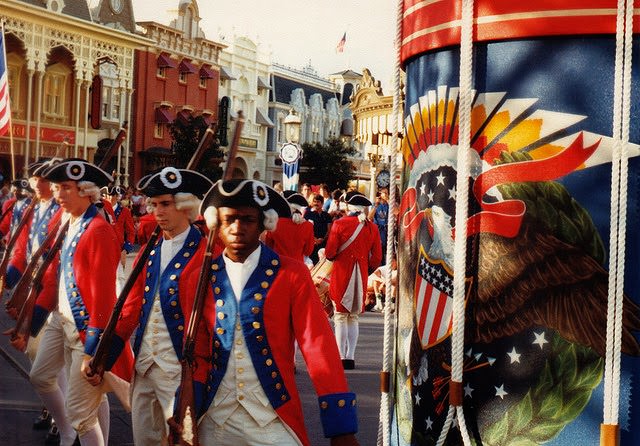 50+ Fascinating Color Photos Of Disneyland From 1970s