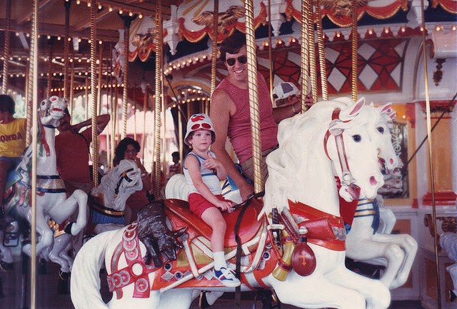 50+ Fascinating Color Photos Of Disneyland From 1970s