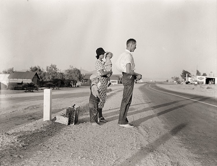 Oklahoma farm family on highway between Blythe and Indio, 1936